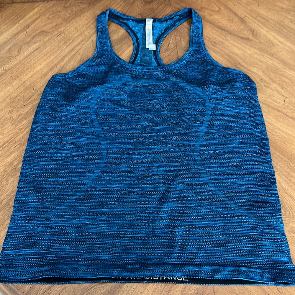 Lululemon Top size 14 EUC blue